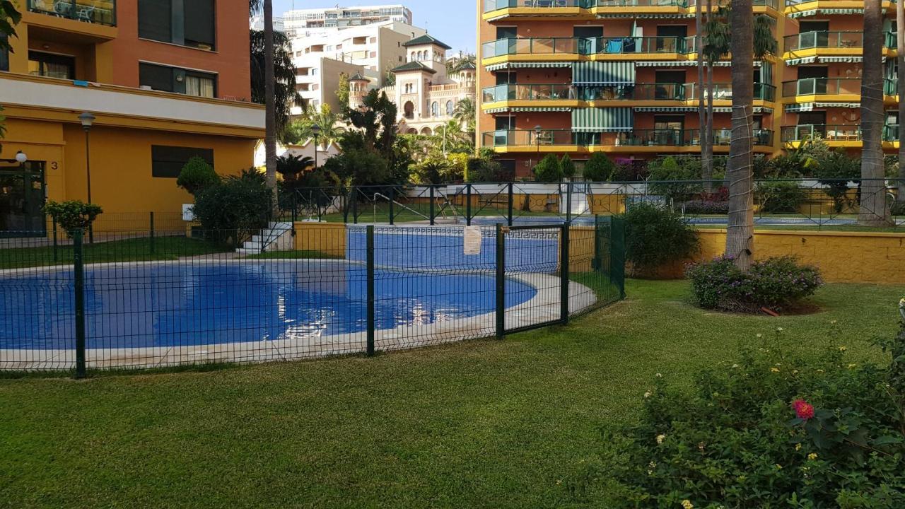 Impresionante Primera Linea De Playa, Bajondillo Beach Torremolinos Extérieur photo