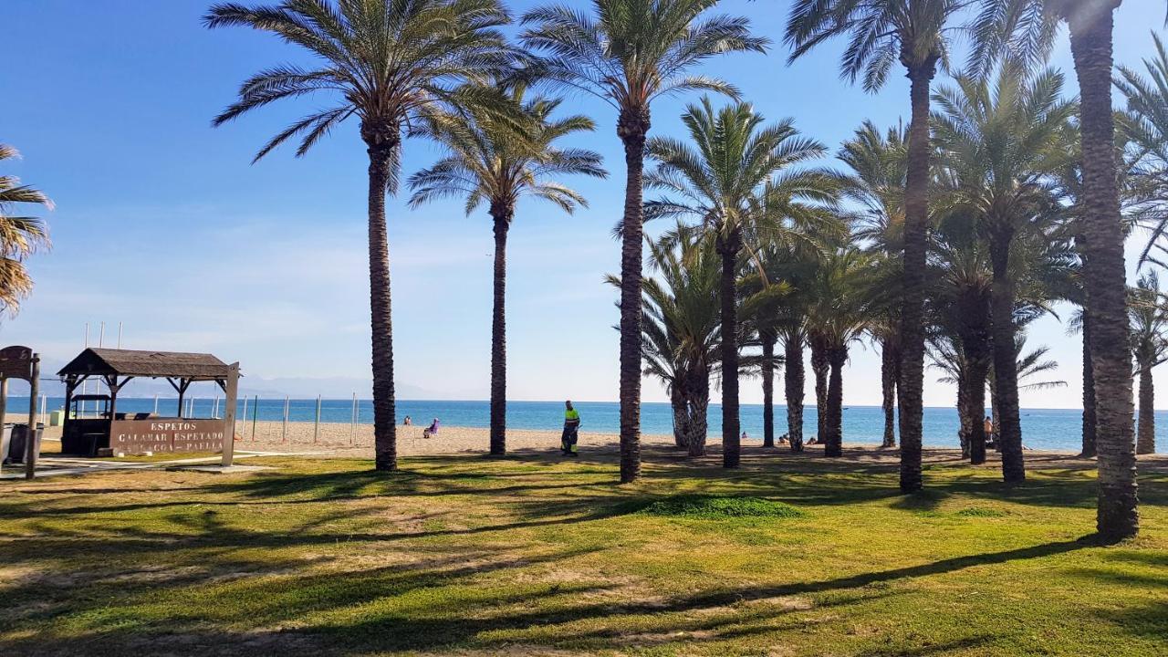 Impresionante Primera Linea De Playa, Bajondillo Beach Torremolinos Extérieur photo
