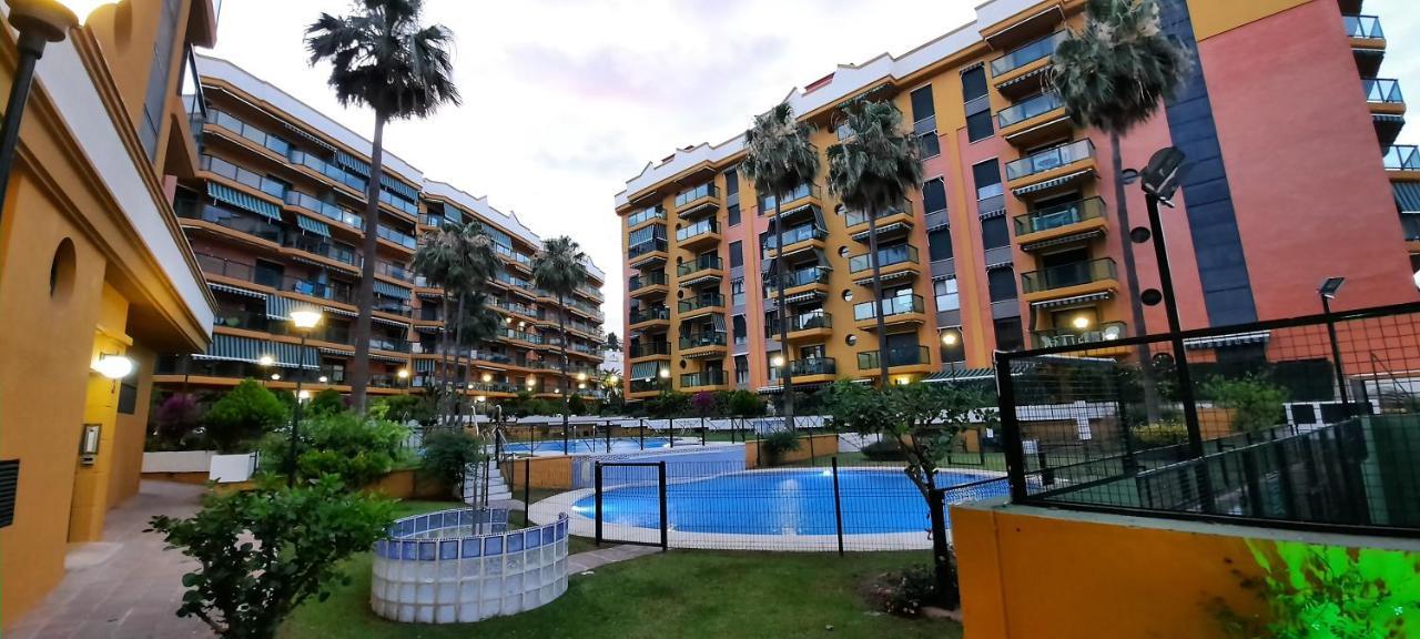 Impresionante Primera Linea De Playa, Bajondillo Beach Torremolinos Extérieur photo