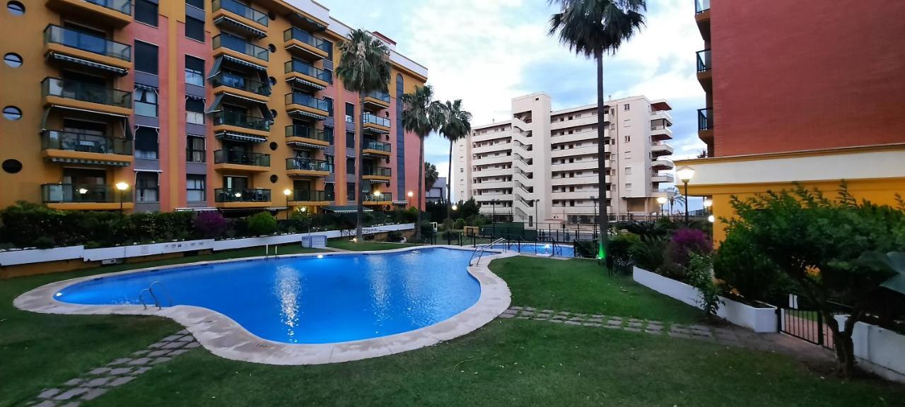 Impresionante Primera Linea De Playa, Bajondillo Beach Torremolinos Extérieur photo